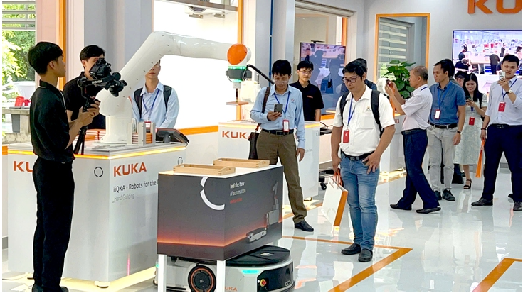 Ho Chi Minh City High-Tech Park has a Center for Automation Technology Practice 2.0.